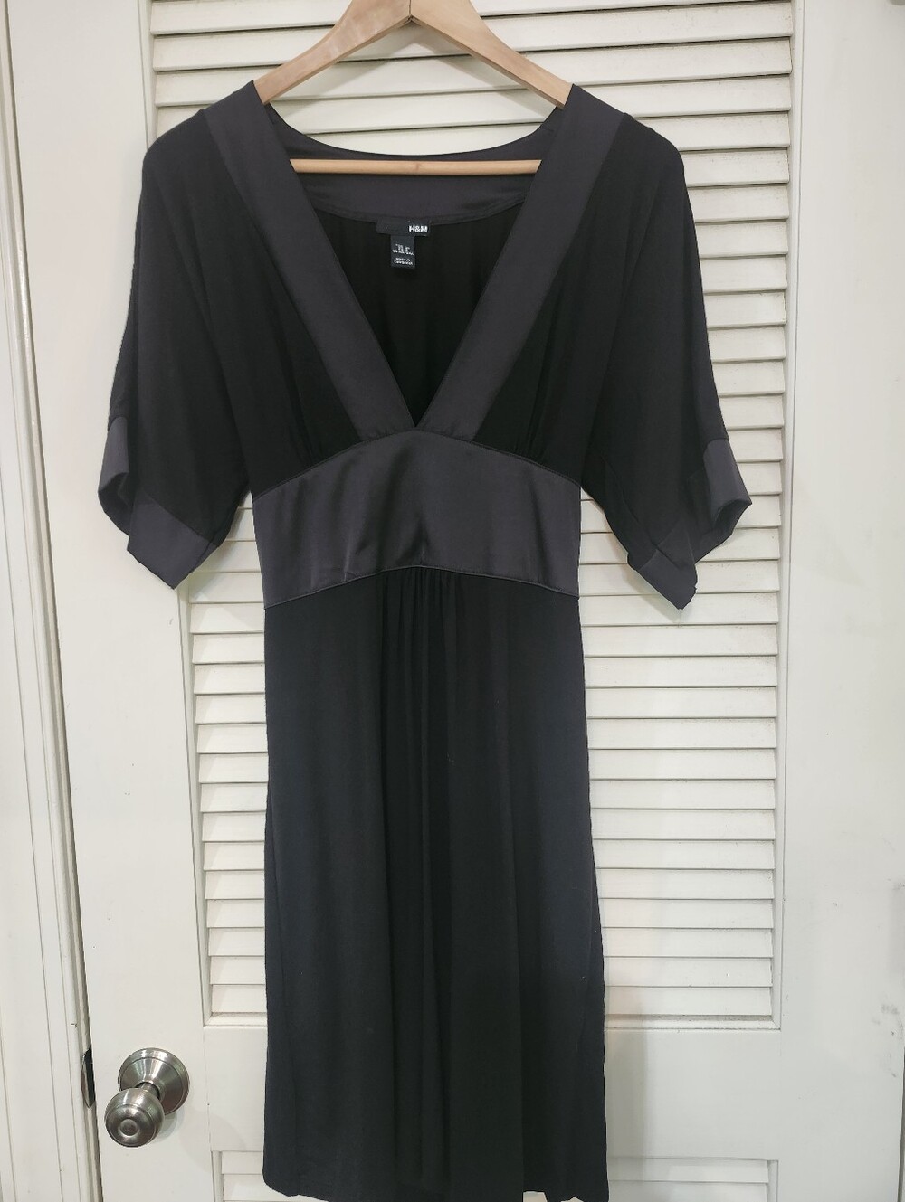 H&M Black V-Neck Empire-Waist Midi Dress
